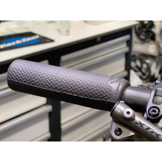 All Mountain Style AMS Extralight Grips, Black-2